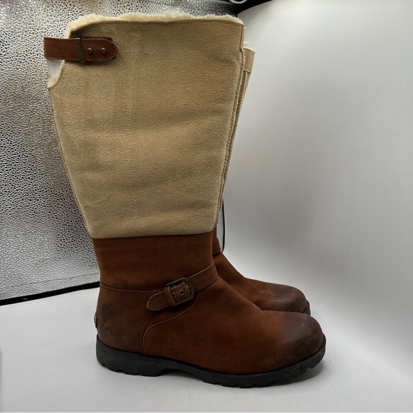 Ugg Brown Cream Buckle Detail Round Toe Daleane Traction Sole Winter Boots